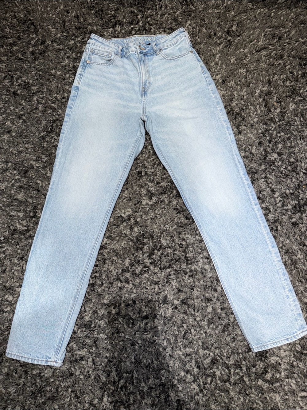 AE Strigid Mom Jeans. Size: 8 Long